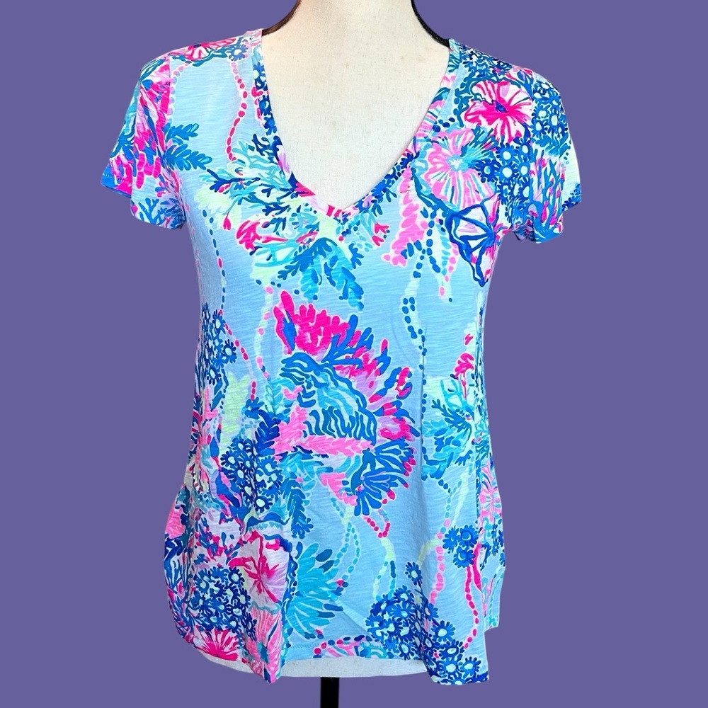 Lilly Pulitzer Etta Floral V-Neck Tee XS Hi-Lo Hem EUC